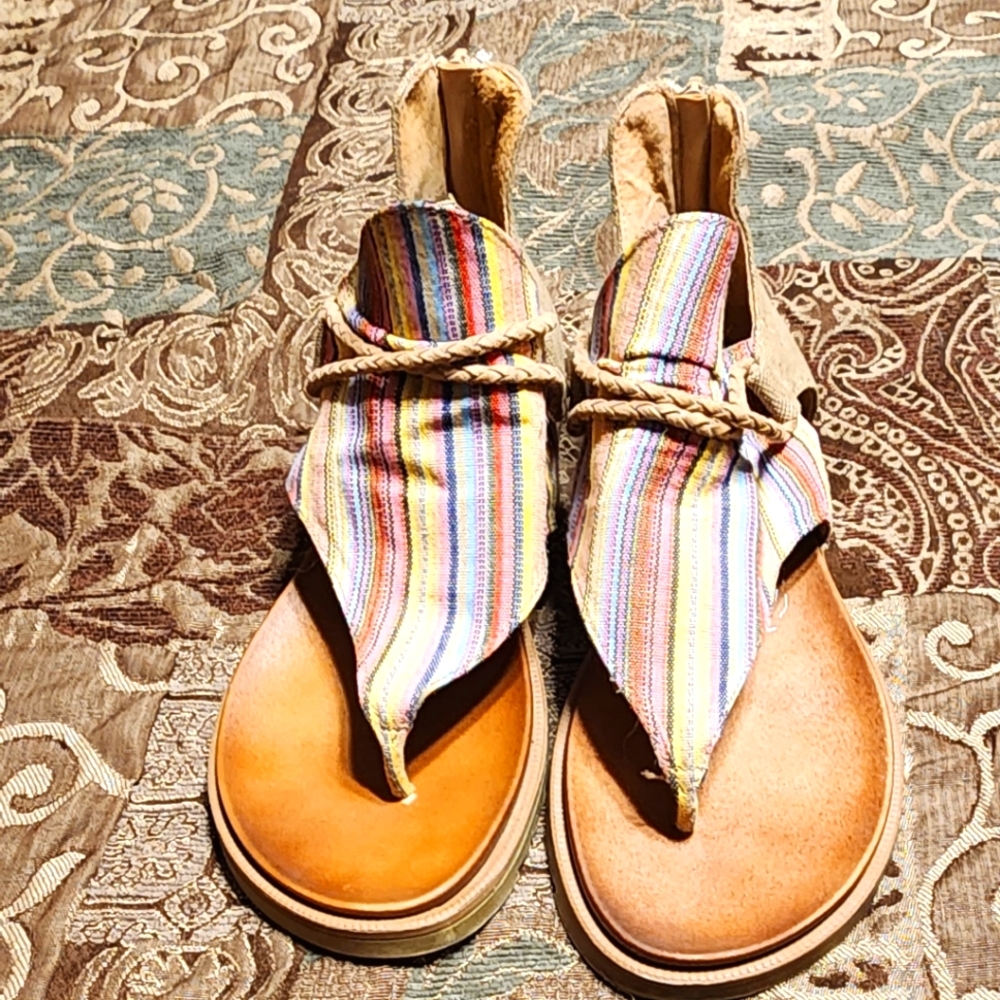 Sandles